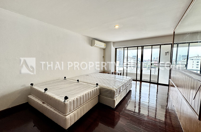 Apartment in Phaholyothin 